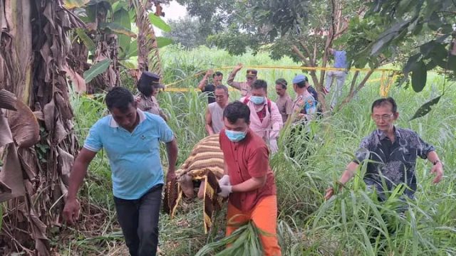 Tim Inafis Polres Tulungagung Olah TKP Kasus Gantung Diri 1 Inafis