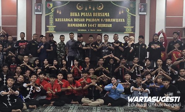 Peduli Sosial, IKS.PI KERA SAKTI Bagi Takjil kepada Masyarakat