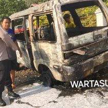 Mobil Penumpang di Tabalong Terbakar Diduga Akibat Rokok Elektrik 4 Mobil