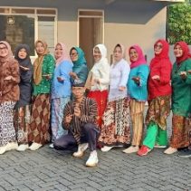PORPI Ranting Gunungsari Indah Rayakan Hari Kartini dengan Senam Berkebaya 5 IMG 20260421 WA0016 Gunungsari Indah