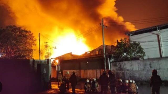 Terbakar