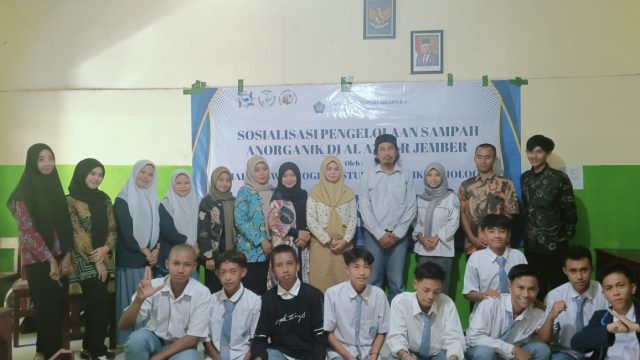 Mahasiswa Pendidikan Biologi Unipar Jember Beri Pelatihan Pengolahan Sampah Anorganik 1 Pendidikan