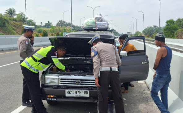 Polda Riau Intensifkan Patroli di Jalan Protokol dan Jalur Tol Weekend Aman 1 Polda Riau