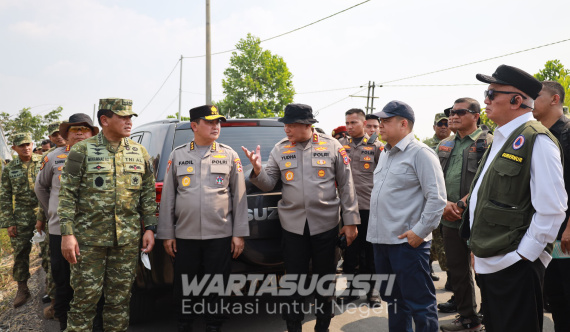 Astamaops Polri dan KSAL Tinjau Penanganan Karhutla di Kalsel 1 Polri