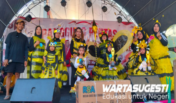 RA BAHAGIA Surabaya Gelar Carnaval Daur Ulang Tema An-Nahl di HUT ke 81 RI 1 RA Bahagia