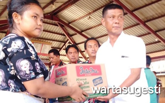 Laskar Merah Putih Mardingding dan DPR Dapil 3 Bantu Korban Kebakaran di Lau Kasumpat Karo 1 Merah putih