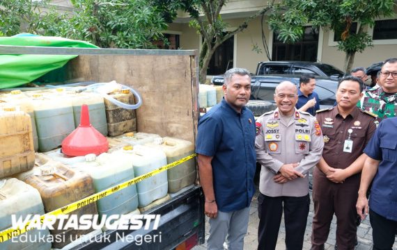 Polda Kaltim Ungkap 22 Kasus Migas 25 Tersangka Diamankan 1 IMG 20260501 WA0012 TNI-Polri
