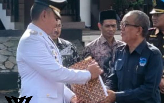 Penandatanganan MoU IBITEK Pengembangan SDM Pemkab Tanah Laut