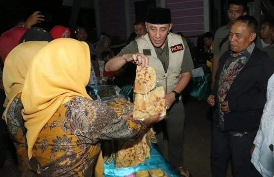 Bangkalan Gelar Event Terak Bulan di Kwanyar Berdayakan UMKM Lokal 1 IMG 20240829 WA0063 Ekonomi