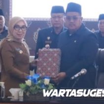 Bupati Ayu Asalasiyah Serah 3 Raperda di Paripurna DPRD Way Kanan 2 Bupati