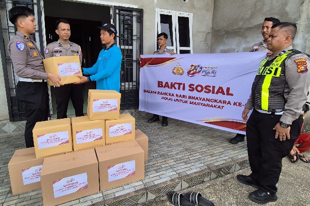 Kepedulian, Polda Riau Distribusikan 2.312 Paket Bansos, Bedah Rumah dan Air Bersih 1 Polda riau