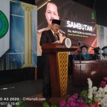 Kepala Dinas PMPTSP Drs. Nuryadin Bacakan Sambutan Bupati Way Kanan di Wisuda IAI Al Hikmah Lampung 3 Iai al hikmah lampung