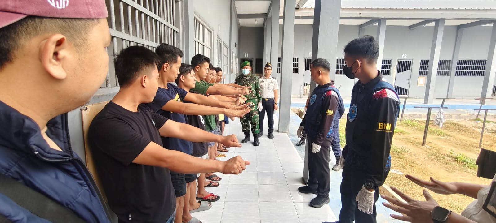Deteksi Dini, Tim Gabungan Gelar Razia Blok Hunian di Lapas Way Kanan 1 Razia