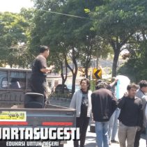 Diduga Lumbung Pungli, Mahasiswa Gelar Demo Samsat Surabaya Barat 4 IMG 20240924 WA0037 Daerah