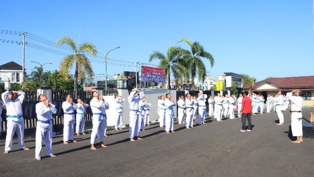 Polres Tabalong Gelar Latihan Beladiri dan Uji Kenaikan Pangkat