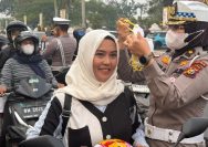 Kabut Asap, Polda Riau Bagikan 1.000 Masker dan Edukasi Green Policing 8 Polda Riau