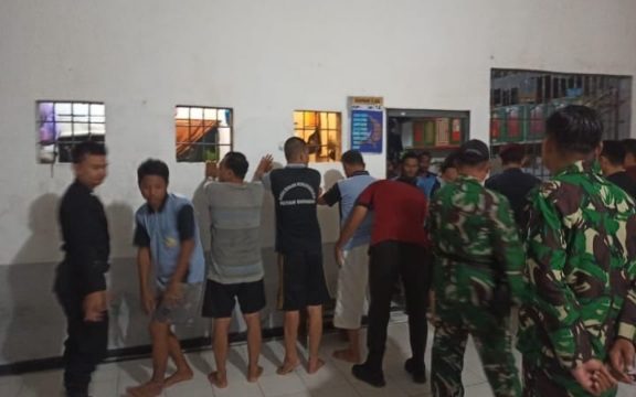Rutan Barabai Bersama Kodim 1002/HST Gelar Razia Insidentil Blok Warga Binaan 1 IMG 20251026 WA0033 Daerah