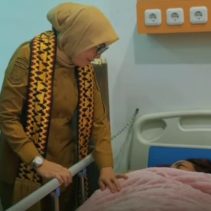 Semangat Harganas, Bupati Way Kanan Sapa Pasien di RSHK Bara Datu 5 Harganas
