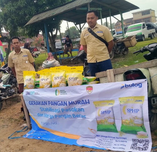 Tekan Harga, Bulog Salurkan Beras SPHP di Way Kanan 1 IMG 20250814 WA0007 Beras